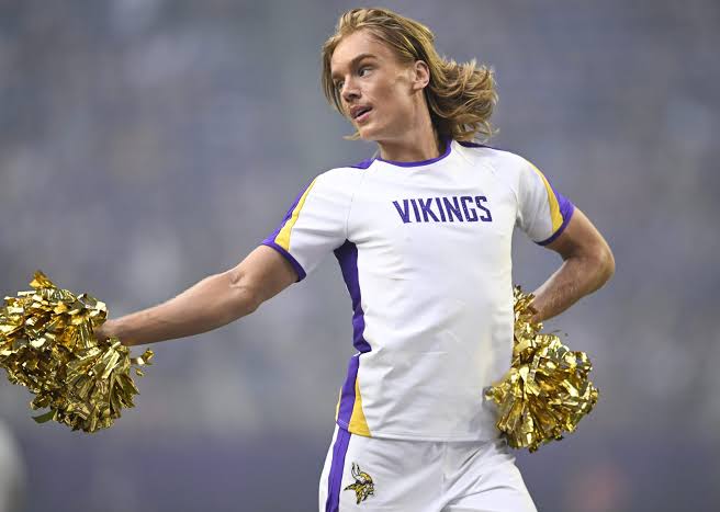 Minnesota Vikings male cheerleaders ready for the spotlight - Outsports