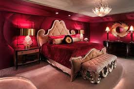 تصاميم غرف نوم مودرن وغرف نوم كلاسيك باللون الأحمر ديكورات أرابيا In 2020 Romantic Bedroom Decor Bedroom Red Romantic Bedroom Wall Decor