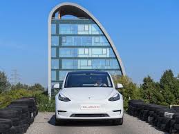 With ethan hawke, eve hewson, eli a. Elon Musk Promises A 25 000 Tesla In 3 Years Again Wired