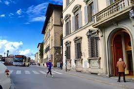 Firenze, a due passi dalla stazione santa maria novella, zona centralissima situata nel cuore del centro storico, ben servita sia dai mezzi pubblici che dalle attività commerciali, circondato dai monumenti storici, ampio e luminoso 2 vani di 50mq c.a. Appartamento Centro Firenze Florence Updated 2021 Prices