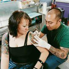 Plus it's easier on the pocketbook to spread that out over a couple of sessions. Tattoo Etiquette How Much To Tip Your Tattoo Artist