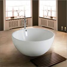 Ein verläßlicher und schneller versand von freistehende badewanne keramik gehört zu einem wichtigen punkt. Freistehende Badewanne Blickfang Und Luxus Im Badezimmer