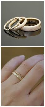 Goldene Vintage Ringe Mit Kordeldesign Romantische Eheringe Romantic Golden Wedding Rings Made By Opal Verlobungsring Hochzeitskleider Vintage Manner Ringe
