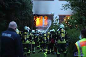 167 neue fälle, 1.554 aktuell infizierte, keine weiteren toten. Heidstock Haus Brennt Lichterloh Und Bis Auf Die Grundmauern Nieder Volklingen Im Wandel