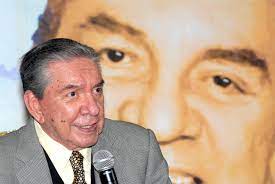 Jorge muñiz, es un actor, comediante, cantante y presentador mexicano, hijo del cantante mexicano marco antonio muñiz; A Sus 86 Anos Marco Antonio Muniz Sufre Fuertes Dolores Que A Veces Le Impiden Caminar Famosos Univision