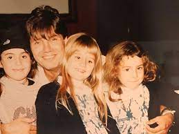 Jun 08, 2021 · micaela tinelli, en pareja con el futbolista lisando lópez, compartió con sus seguidores el anhelo de su novio que ella decidió cumplirle. Las Mejores Fotos Retro De Marcelo Tinelli Infobae