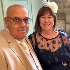 Hi do they have kettles in a balcony room. Can you order tea/ coffee to  your room in the morning and is there a charge ?