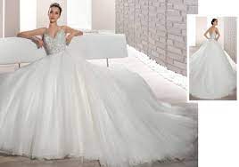 La collezione 2017 abiti da sposa di gritti spose è piena di novità audaci e di abiti da sposa dal taglio estremamente moderno con materiali pregiati, insieme nella collezione abiti da sposa 2017 ci sono anche gli abiti in seta, dalle linee più essenziali, molto eleganti e sofisticati. Demetrios La Collezione 2017 Di Abiti Da Sposa Tra Il Romantico Ed Il Sensuale Abiti Da Sposa