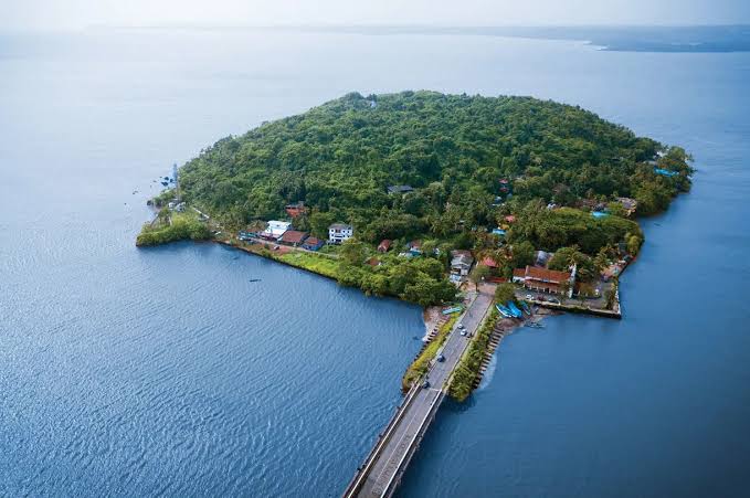 Scenic vistas of Divar Island, AI generated