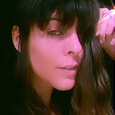 🔥 導演詹姆斯·卡麥隆作為《阿凡達》受到火災:火災和灰灰面臨美國原住民和原住民文化批准的指控。 😳  影評說,這部電影從真實的原住民歷史中借用,同時主打的是白人陣容。 🤔