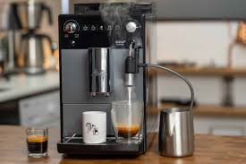 Ein kaffeevollautomat bietet ihnen als kaffeeliebhaber ein breites angebot an unterschiedlichen einige namhafte hersteller haben sich aber in diesem bereich der kaffeemaschinen für zuhause. Der Beste Kaffeevollautomat Fur Zu Hause 2021