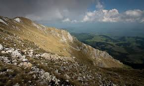 Piatra Craiului Pe Creastă Prin Refugiul Grind și Varful La Om Cartița Plimbăreață Cartița Plimbăreață