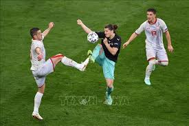 Phong độ của tân binh này đang rất ổn định trong khi đt áo gặp những vấn đề không nhỏ về tinh thần và lực lượng. Igkco3bsro6jfm