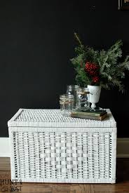 I used to use regular spray can (the cheap 99c cans) but it took alot. 12 Easy Diys To Renovate Wicker Furniture Shelterness