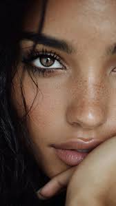 Practicing gratitude to change mindset and emotions