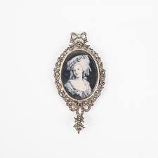 An Antique Brooch With A Portrait Of The Princesse De Lamballe Circa 19th Century Credit Leclere Maison De Ventes Via A Lamballe Antique Brooches Brooch