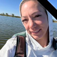 Is anyone missing this cat? ت