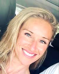 Susanna Gibson - Free pics, galleries & more at Babepedia