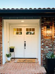See how brick&batten designers, architects, and graphics turn these traditional ranch homes into absolute stunners… with before & after curb appeal makeovers. Before After Home Tour Modern Classic 1970 S Ranch 1111 Light Lane