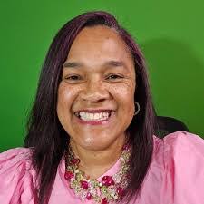 Roxanne Khan's Instagram, Twitter & Facebook