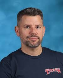 Travis Summerlin's Instagram, Twitter & Facebook