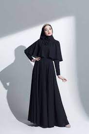 Model baju gamis terbaru berikutnya yang akan dibahas, yakni baju gamis dengan warna hita. 50 Model Gamis Warna Hitam Polos Kombinasi Terbaru