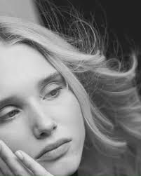 Leonor Greyl shampooing Au Miel 120 ml provides softness, shine & volume :  Amazon.co.uk: Beauty