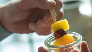 Physische aktivität senkt ihren blutzuckerspiegel, indem sie ihre muskulatur zwingt, glucose in insulin zu verwandeln und die empfindlichkeit ihres organismus gegenüber insulin zu steigern. Beeren Und Orangen Sind Ideales Obst Fur Diabetiker Gesundheit