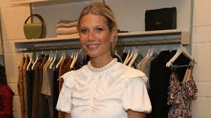 It's been a month since gwyneth paltrow tied the knot with tv producer brad falchuk and we're finally getting a look at the couple's big day. Gwyneth Paltrow Stays Bridal At First Post Honeymoon Event Pics Entertainment Tonight