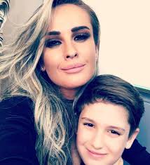 Necropolis (2005), seed of chucky (2004) and cateva lucruri despre (2010). Ce A RÄƒspuns Diana Munteanu Cand A Fost IntrebatÄƒ DacÄƒ Fiul Ei E Motivat SÄƒ FacÄƒ Sport Pentru CÄƒ TatÄƒl Lui A Fost Fotbalist Libertatea