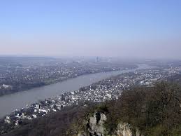 Du hast 4 möglichkeiten, von bonn nach drachenfels zu kommen. Drachenfels Siebengebirge