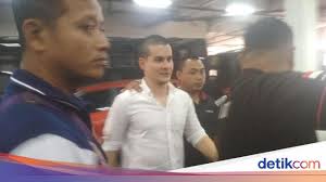 Pakai Koyo di Leher saat Persidangan, Steve Emmanuel Alami Salah Urat