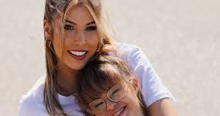 La influencer Sara Cisneros anuncia que su hermana Paula, con síndrome de  Down, tiene cáncer: «El sarcoma ha llegado a nuestras vidas»