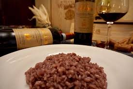 Il risotto all'amarone è un primo piatto di sicuro effetto, eppure è semplicissimo da preparare. Risotto With Amarone A Typical Dish Of The Veronese Cuisine