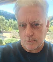 Anna Tuttle's Instagram, Twitter & Facebook