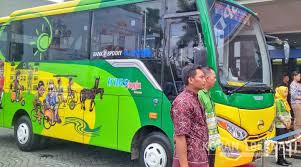 Ada tujuh formasi yang dibuka oleh perusahaan gas terbesar di tanah air itu dalam lowongan kerja juni 2021. Ada Gambar Penjual Jamu Di Bus Transjogja Yang Baru