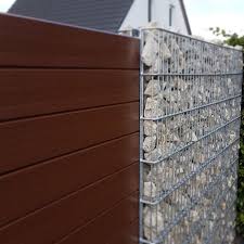 Auch Hier Ist Der Kunde Am Wochenende Mit Seinem Sichtschutz Fertig Geworden Ideenausdrahtundstein Gabionen Wpc Gabionen Sichtschutzwand Garten Zaun Garten