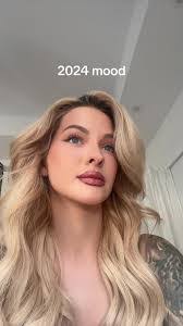 Sandra Poplin's Instagram, Twitter & Facebook