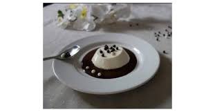 Panna Cotta De Chocolat Blanc Coulis Au Chocolat Noir Recette Panna Cotta Dessert Thermomix Recette
