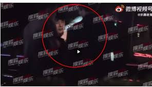 사랑꾼으로 유명한 배우 추자현의 남편 중국 배우 우효광이 최근에 찍힌 영상이 논란이 되고 있습니다. Qxmvsp1osk2gbm
