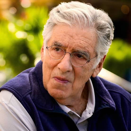 I'm Relieved Elliot Gould's Legal Is Back For The Lincoln Lawyer Season 4,  But I Hope The Show Makes One Change With His Character