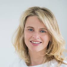 Tess Barnes... Artist