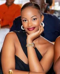 Good evening 👋 🇷🇼♥️🇷🇼