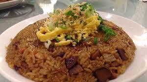 Jenis makanan ini bisa moms dapatkan dari daging ayam, daging sapi, telur dan ikan. Menu Praktis Imlek Nasi Ketan Tim Goreng Sosis Cina