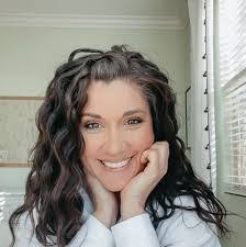 Natalie Richie's Instagram, Twitter & Facebook