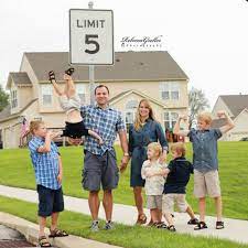 Funny captions for family pictures. 50 Family Photoshoot Ideas To Try Out This Weekend