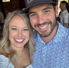 How great is this! Chicago Marathon 2026 Join Leah DeVries MacFadden 1d ···  Who got a friendship bracelet? We came with almost 800 bracelets and gave  every single one away by 3pm