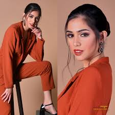 Our available RED Images Premium Creative Shots for the ladies, for  2021-2022!