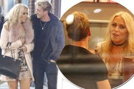 Sam thompson enters the big brother house for the celebrity big brother launch at elstree studios on august 1, 2017 in borehamwood, england. Sam Thompson Gets Cosy With Amelia Lily On Romantic Date Night After Saying He Didn T Want Anything Serious With His Celebrity Big Brother Costar Mirror Online