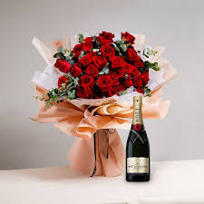 Maybe you would like to learn more about one of these? Moet Chandon Champagne Ashley Set Rose Bouquet Bloomthis